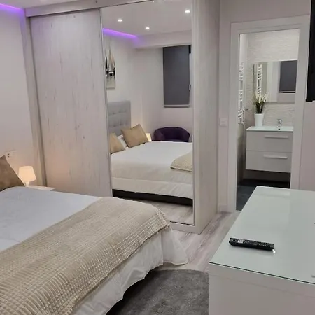 Soho Boutique Tioda, Totalmente Reformado Junto A Las Estaciones, Wifi Apartamento *